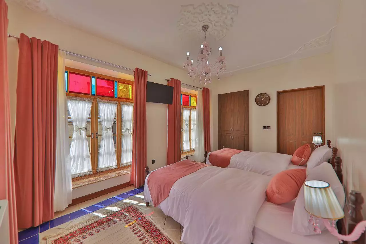 Alibaba https://cdn.alibaba.ir/ostorage/hotel-accommodation-images/695d06f36b43e2b9afa3bbfb_تویین گوهر (1).webp